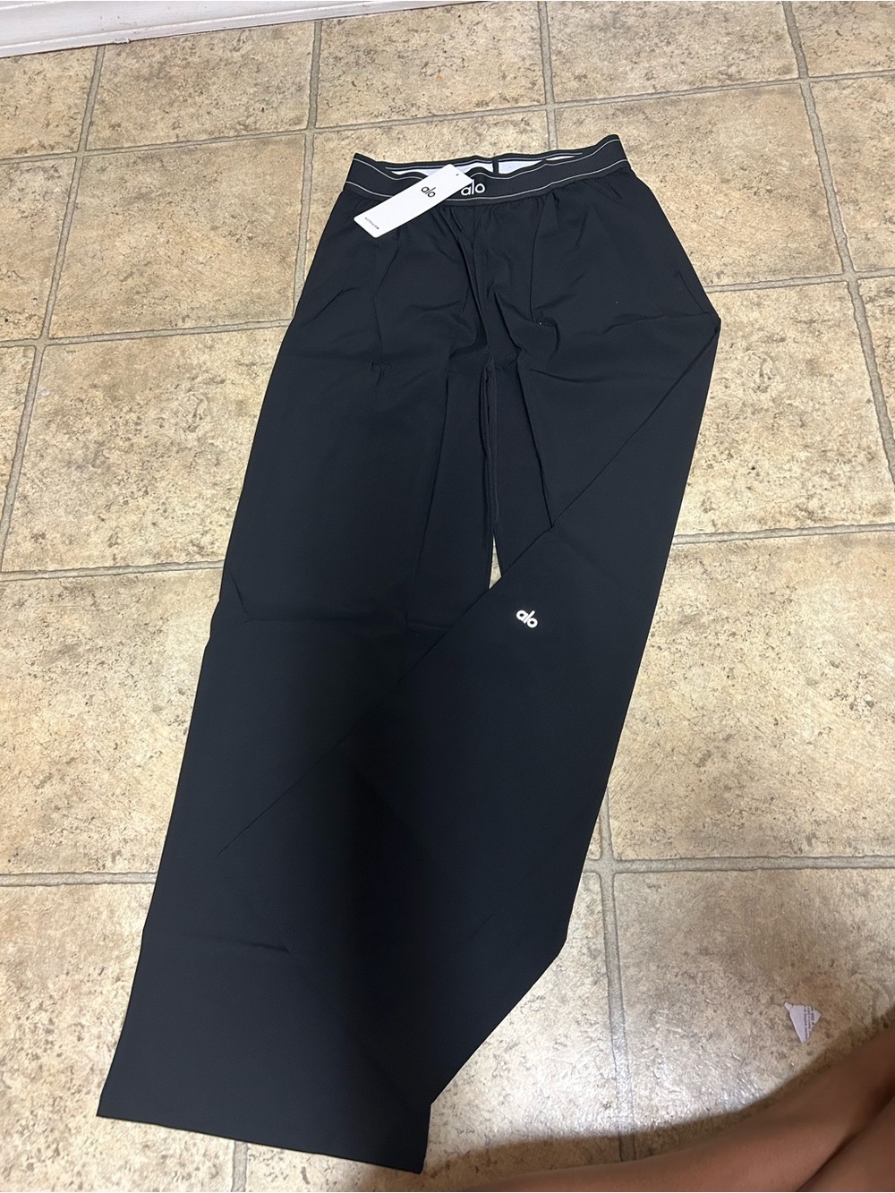 ALO Yoga Black Women's Straight Leg Athletic Trousers